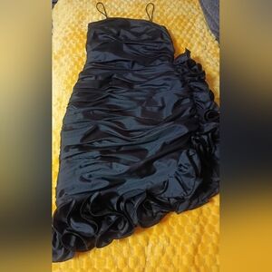 Susan Roselli Black Sleeveless Ruffled Mini Dress
